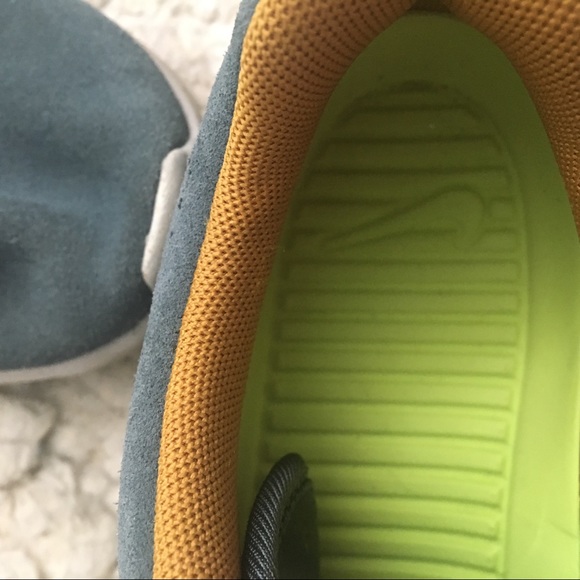 Nike- Grey and Mustard Suede- Sz 7.5 - Picture 5 of 6